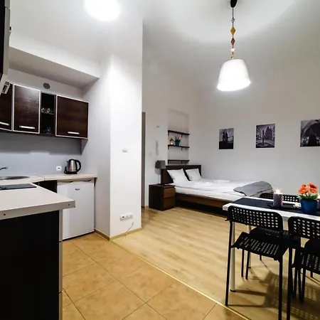 Cracow Rent - Spacious For 2-7 People In Quiet Area - Kolberga Street Nr 3 - 10 Min To Main Square By Foot Ξενοδοχείο με διαμερίσματα Krasków