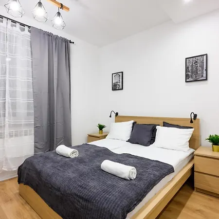 Aparthotel Cracow Rent Apartments: Spacious Near Main Square *
