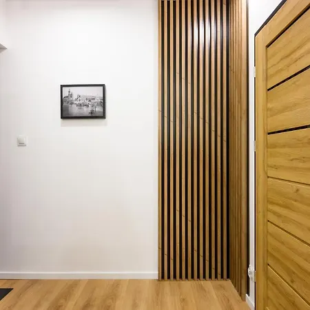 Cracow Rent Apartments: Spacious Near Main Square Aparthotel *