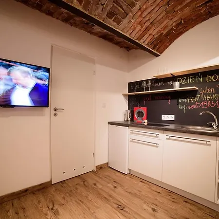 Cracow Rent Apartments: Spacious Near Main Square