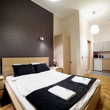 Cracow Rent Apartments: Spacious Near Main Square Aparthotel Krakow