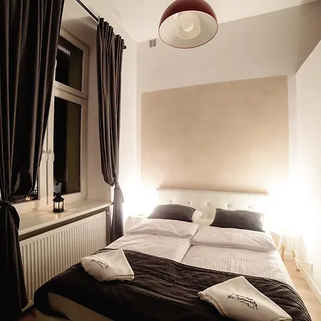 Cracow Rent Apartments: Spacious Near Main Square Aparthotel Krakow
