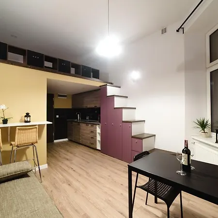 Cracow Rent Apartments: Spacious Near Main Square Aparthotel Krakow