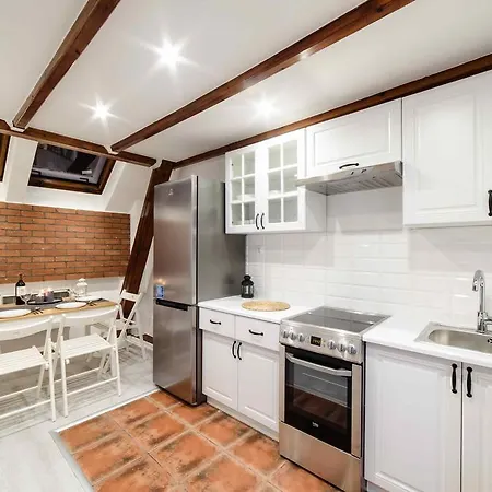 Cracow Rent - Spacious For 2-7 People In Quiet Area - Kolberga Street Nr 3 - 10 Min To Main Square By Foot