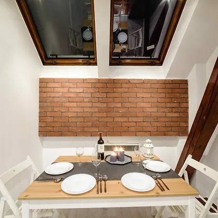 Cracow Rent - Spacious For 2-7 People In Quiet Area - Kolberga Street Nr 3 - 10 Min To Main Square By Foot