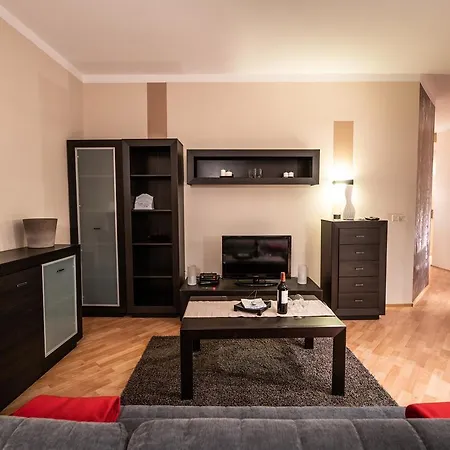 Cracow Rent Apartments: Spacious Near Main Square 3* Krakow