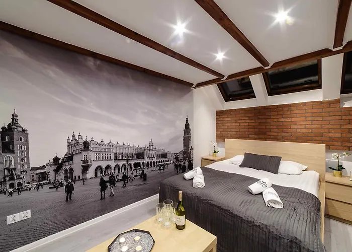Cracow Rent Apartments: Spacious Near Main Square Краков