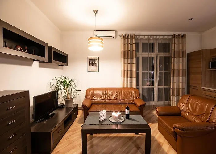 Cracow Rent Apartments: Spacious Near Main Square