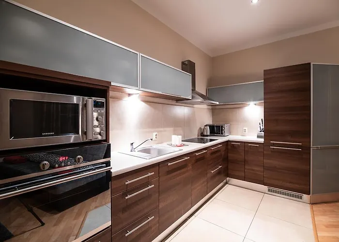 Cracow Rent Apartments: Spacious Near Main Square Апарт-отель Краков