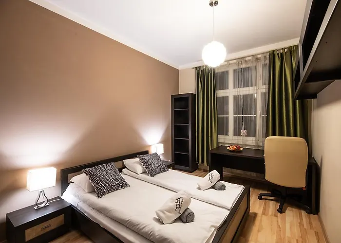 Cracow Rent Apartments: Spacious Near Main Square Апарт-отель 3*