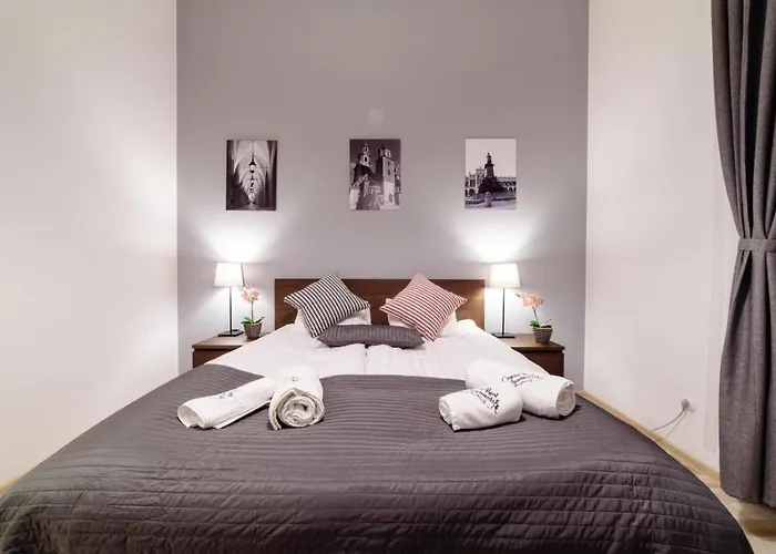 Cracow Rent Apartments: Spacious Near Main Square Апарт-отель 3*