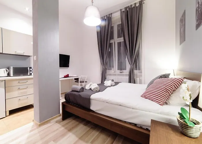 Cracow Rent Apartments: Spacious Near Main Square Апарт-отель 3*