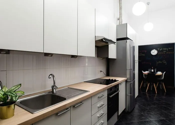 Cracow Rent Apartments: Spacious Near Main Square Апарт-отель