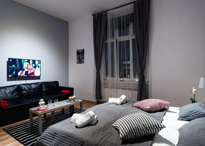 Cracow Rent Apartments: Spacious Near Main Square Апарт-отель Краков