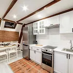 Cracow Rent - Spacious For 2-7 People In Quiet Area - Kolberga Street Nr 3 - 10 Min To Main Square By Foot
