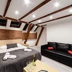 Cracow Rent - Spacious For 2-7 People In Quiet Area - Kolberga Street Nr 3 - 10 Min To Main Square By Foot Apart Otel Krakow