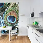 Cracow Rent - Spacious For 2-7 People In Quiet Area - Kolberga Street Nr 3 - 10 Min To Main Square By Foot 3*