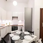 Apart Otel Cracow Rent - Spacious For 2-7 People In Quiet Area - Kolberga Street Nr 3 - 10 Min To Main Square By Foot