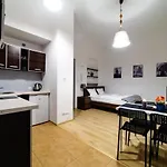 Cracow Rent - Spacious For 2-7 People In Quiet Area - Kolberga Street Nr 3 - 10 Min To Main Square By Foot Apart Otel Krakow