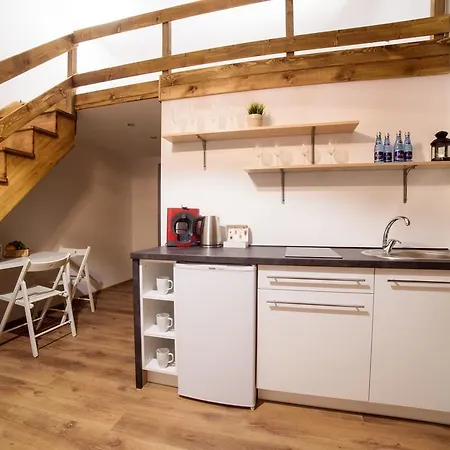 Aparthotel Cracow Rent - Spacious For 2-7 People In Quiet Area - Kolberga Street Nr 3 - 10 Min To Main Square By Foot *