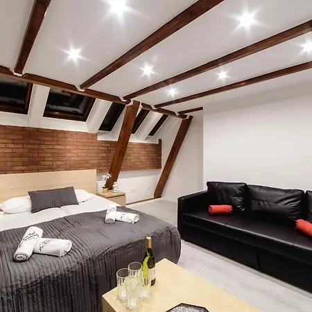 Cracow Rent - Spacious For 2-7 People In Quiet Area - Kolberga Street Nr 3 - 10 Min To Main Square By Foot Aparthotel Krakov
