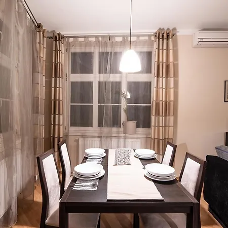 Cracow Rent - Spacious For 2-7 People In Quiet Area - Kolberga Street Nr 3 - 10 Min To Main Square By Foot Aparthotel *